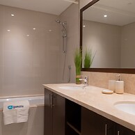 HiGuests - Boulevard Crescent Tower 2