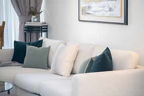 HiGuests - Boulevard Crescent Tower 2