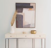 HiGuests - Boulevard Crescent Tower 2