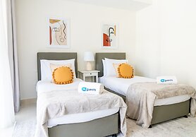 HiGuests - Boulevard Crescent Tower 2