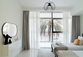 HiGuests - Boulevard Crescent Tower 2