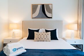 HiGuests - Boulevard Crescent Tower 2