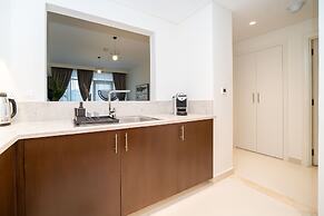HiGuests - Boulevard Crescent Tower 2