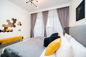 HiGuests - Boulevard Crescent Tower 2