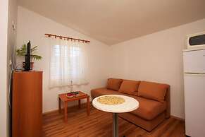 Apartments Ereš Žuronja