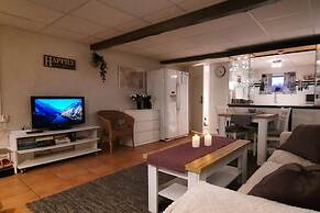 Tollarp - Barn - Sleeps 3 - Pet Friendly - Parking