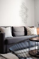 Ideal 1 BR Apartment in Petralona