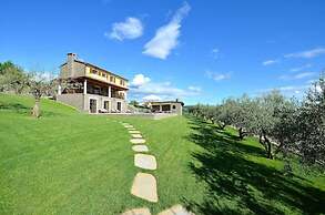 Lovely 5-bed Villa in Buzet