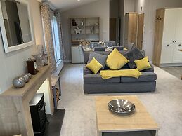 Clouded Yellow - Beautiful Modern Lodge, Kippford