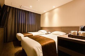 Grandmillions Hotel