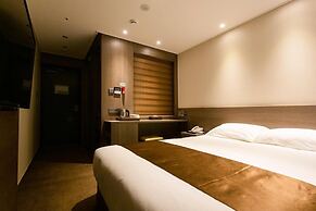 Grandmillions Hotel