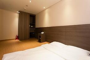 Grandmillions Hotel