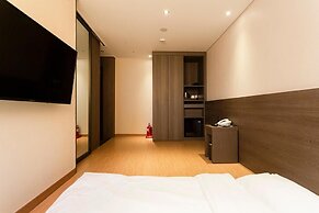 Grandmillions Hotel