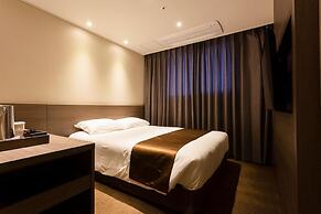 Grandmillions Hotel