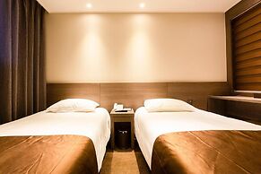 Grandmillions Hotel