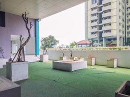Comfy and Minimalist Studio at Amethyst Apartment
