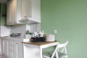 Stylish & Comfortable Studio at Beverly Dago Apartment