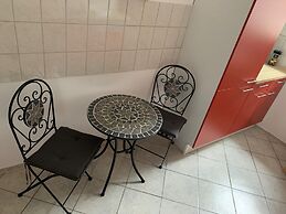 Apartment Schmuck