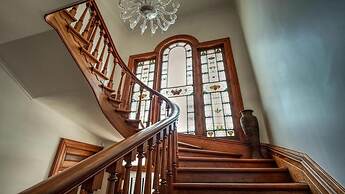 Mt Vernon Villa