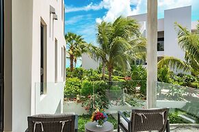 H2O Life. Style. Resort.