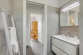 Bellevue Modern Apartment 6