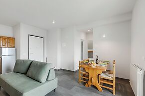Bellevue Modern Apartment 6