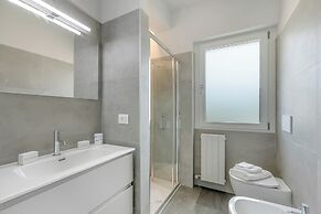 Bellevue Modern Apartment 9