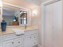 Captiva Charm
