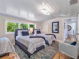 Captiva Charm
