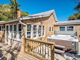 Captiva Charm