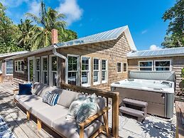 Captiva Charm