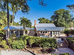 Captiva Charm