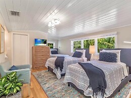 Captiva Charm