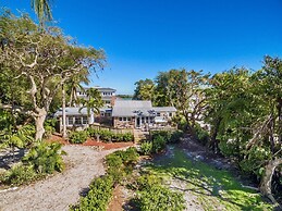 Captiva Charm