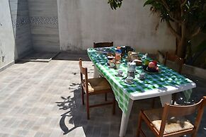 Charming Apartment In Central Location With Air Conditioning, Pets