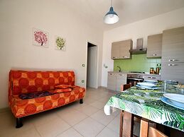 Charming Apartment In Central Location With Air Conditioning, Pets