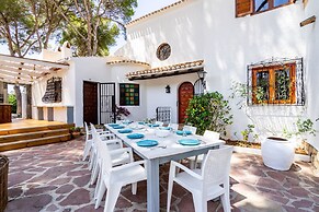 Amazing Villa With Views, Fantastic Bbq Dining Large Pool Area