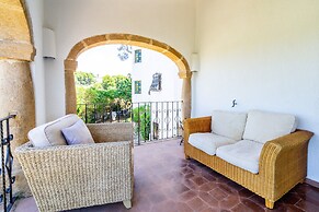 Amazing Villa With Views, Fantastic Bbq Dining Large Pool Area
