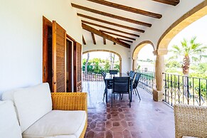 Amazing Villa With Views, Fantastic Bbq Dining Large Pool Area