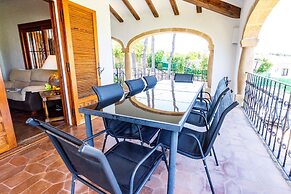 Amazing Villa With Views, Fantastic Bbq Dining Large Pool Area