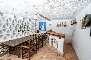 Amazing Villa With Views, Fantastic Bbq Dining Large Pool Area