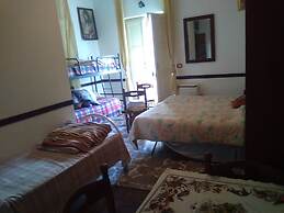 Room-large Quadruple Room