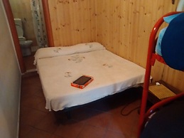 Room in Guest Room - Beautiful Double Room