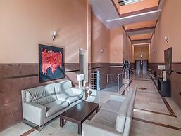 Spacious Apartment With Jacuzzi and Pool Access