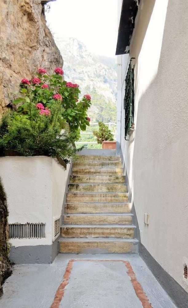 Relaxing Positano