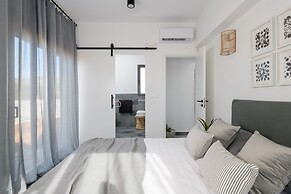 Seawater Villa