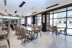 Platinum Hotel