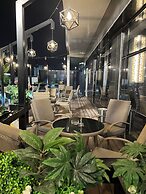 Platinum Hotel