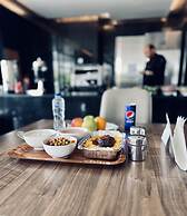 Platinum Hotel