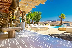 Karkos Beachfront Villa  Private pool